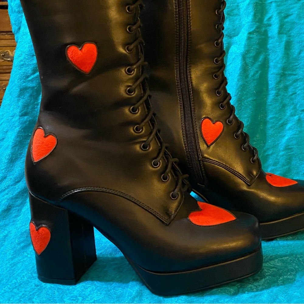 Lamonda Double Tap mid Boots with Hearts  Size 6